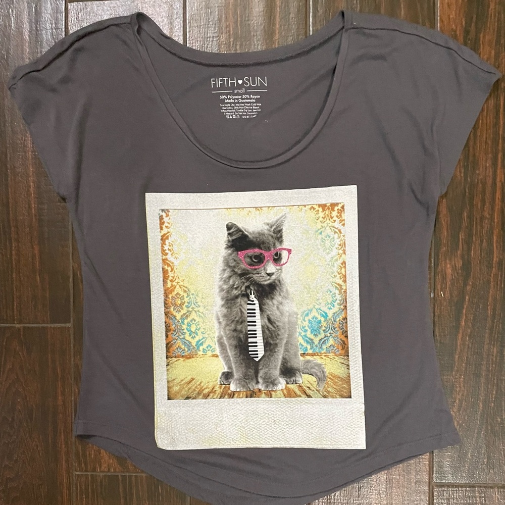 Junior size S graphic tee